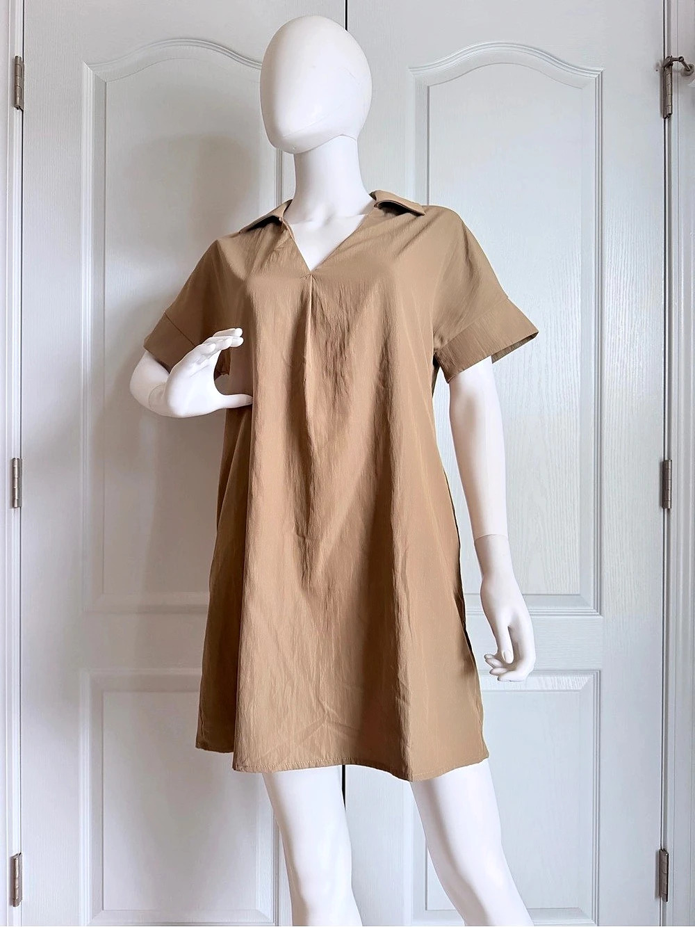 New THML Short Sleeve Camel-Colored Brown Collared Mini Shift Dress Size XS NWT